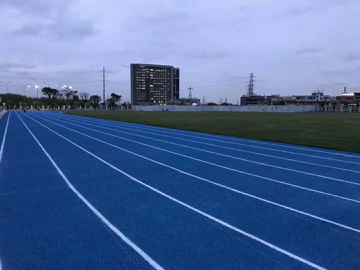 塑胶跑道-跑道材料-跑道厂家-跑道报价-塑胶跑道图片