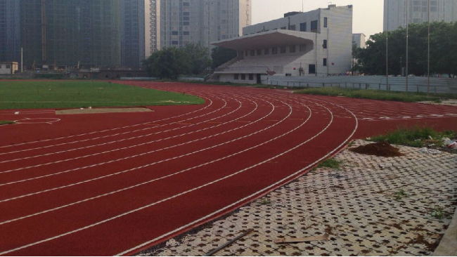 塑胶跑道厂家成冠体育