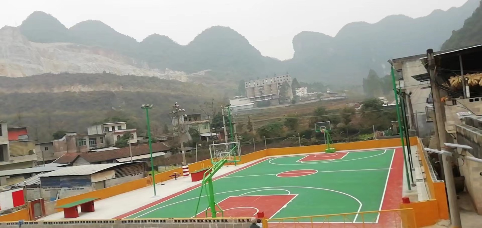 丙烯酸篮球场厂家